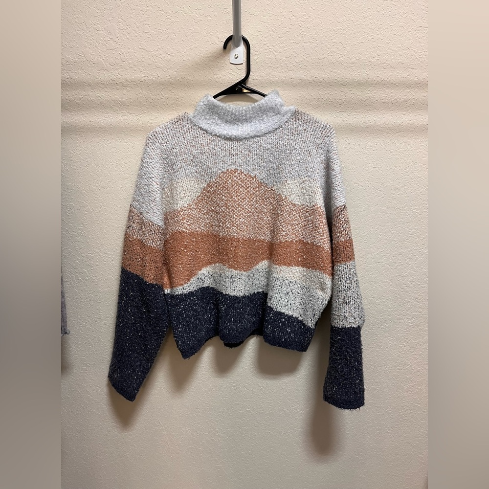 WOMENS UNIVERSAL THREAD SWEATER SIZE M